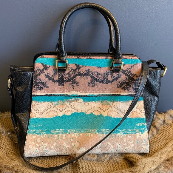 Hand Bag - Picture 3 of 7